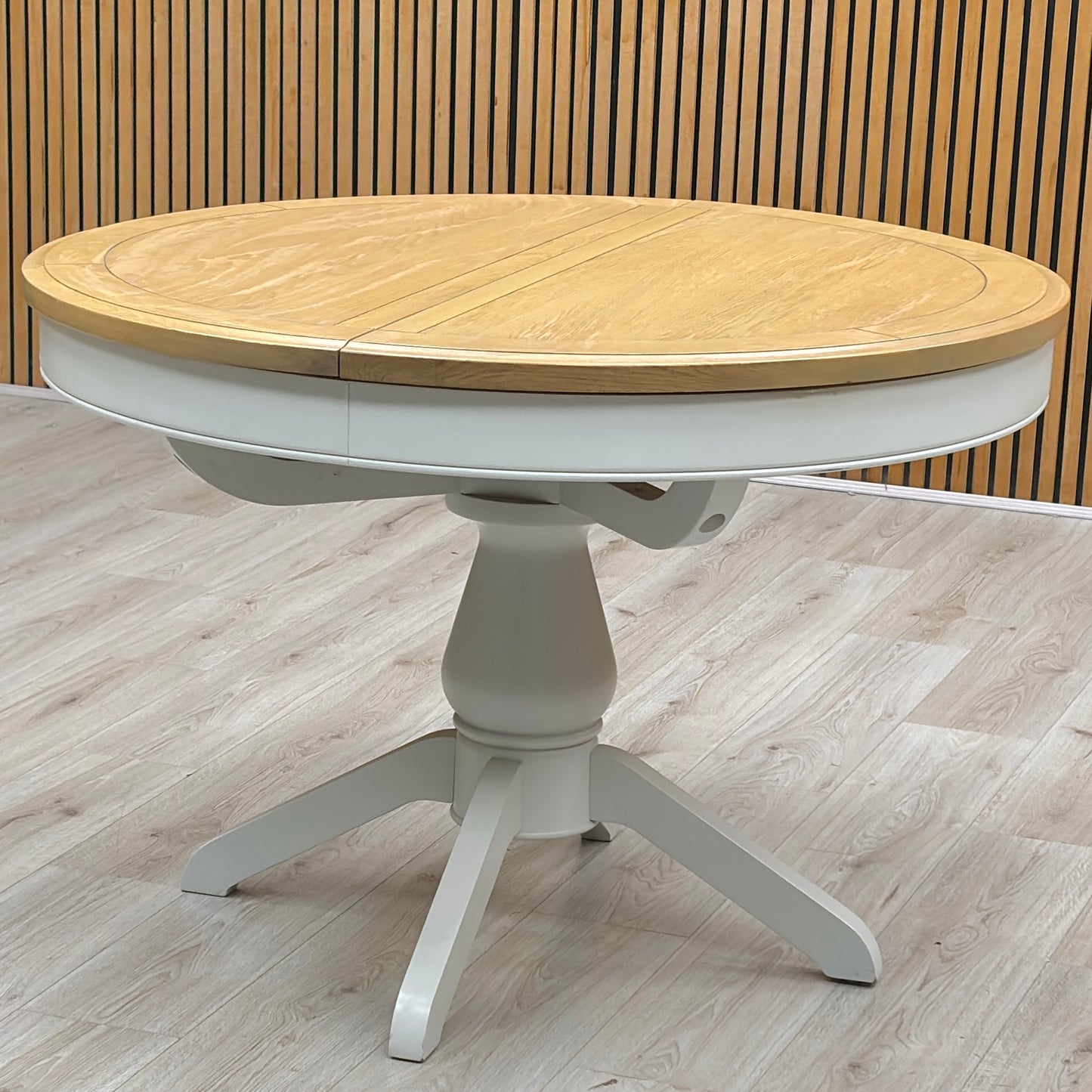 Furnitureland ‘Hamilton’ Solid Oak Round Extending Dining Table Furniture Village