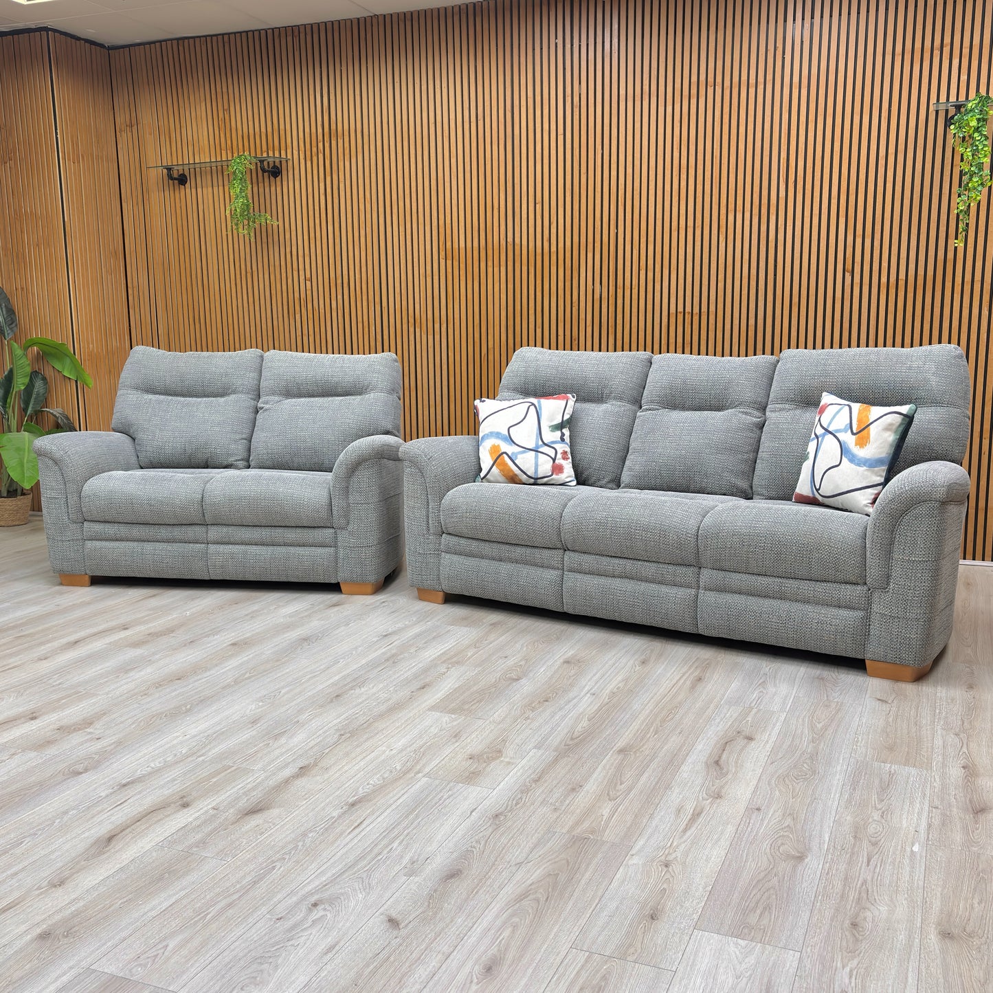 Lifestyle shot of the ‘Hudson 23’ sofa set in a living room.