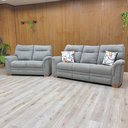 Lifestyle shot of the ‘Hudson 23’ sofa set in a living room.