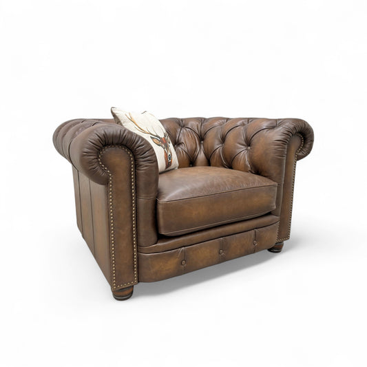 At The Helm 'Shackleton' Saddle X3y1-19811s Leather Chesterfield Chair