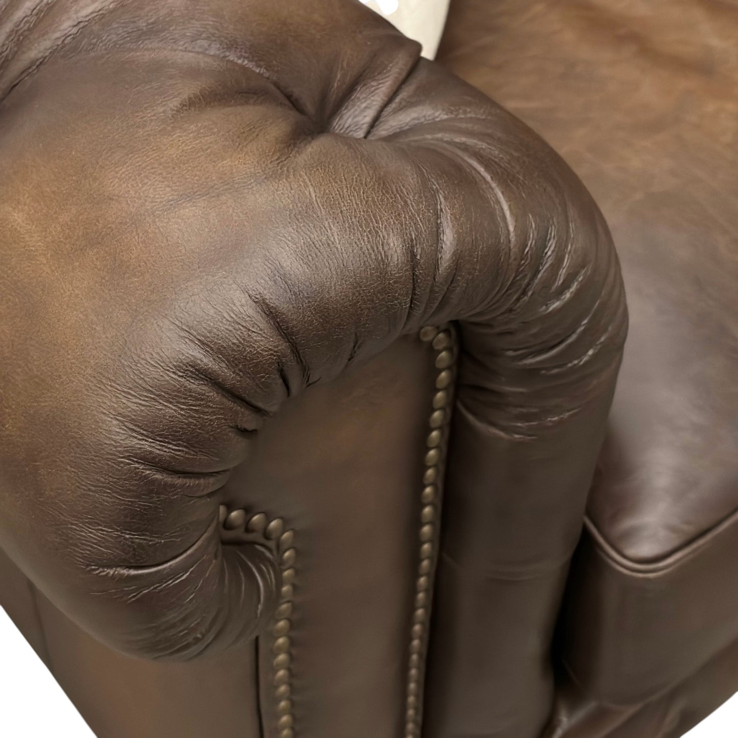 At The Helm 'Shackleton' Saddle X3y1-19811s Leather Chesterfield Chair