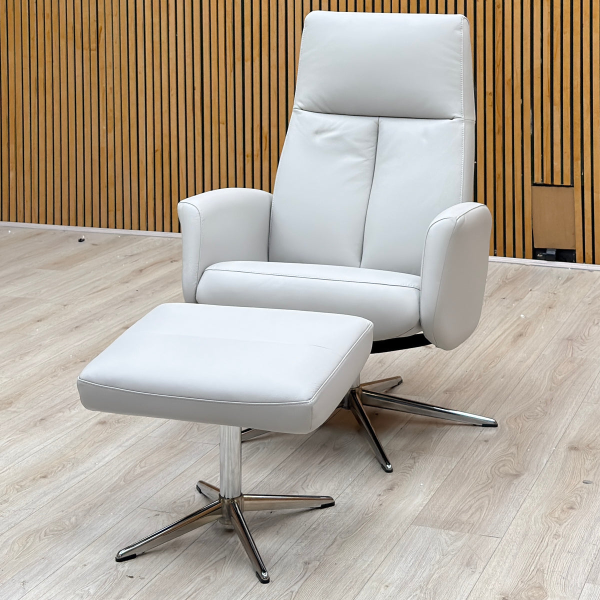 G Plan 'Vaasa' H006 Oxford Light Grey Leather Swivel Recliner Chair and Footstool with Chrome Base