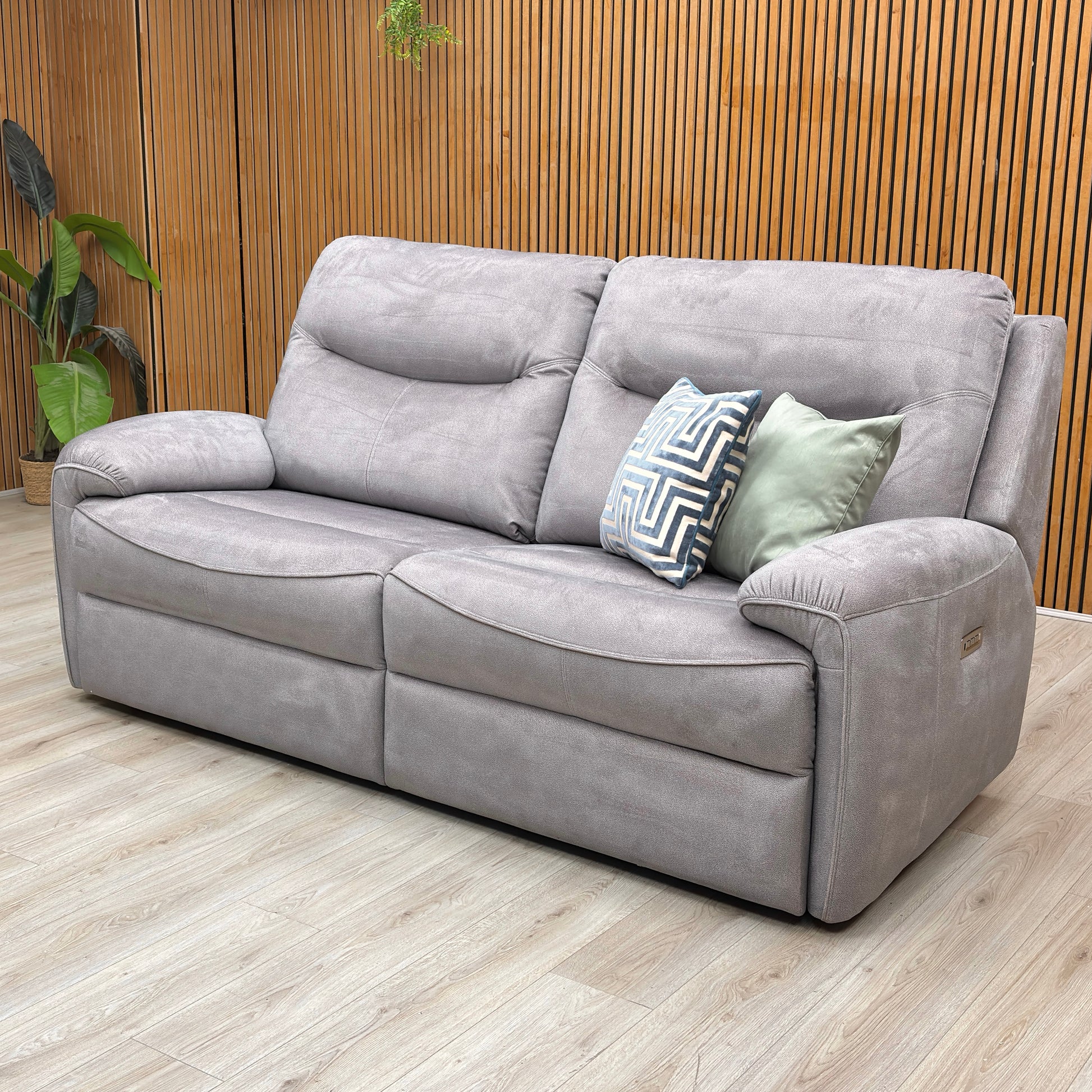 View of the power headrest and lumbar support in action, designed to provide personalized ergonomic comfort and neck support