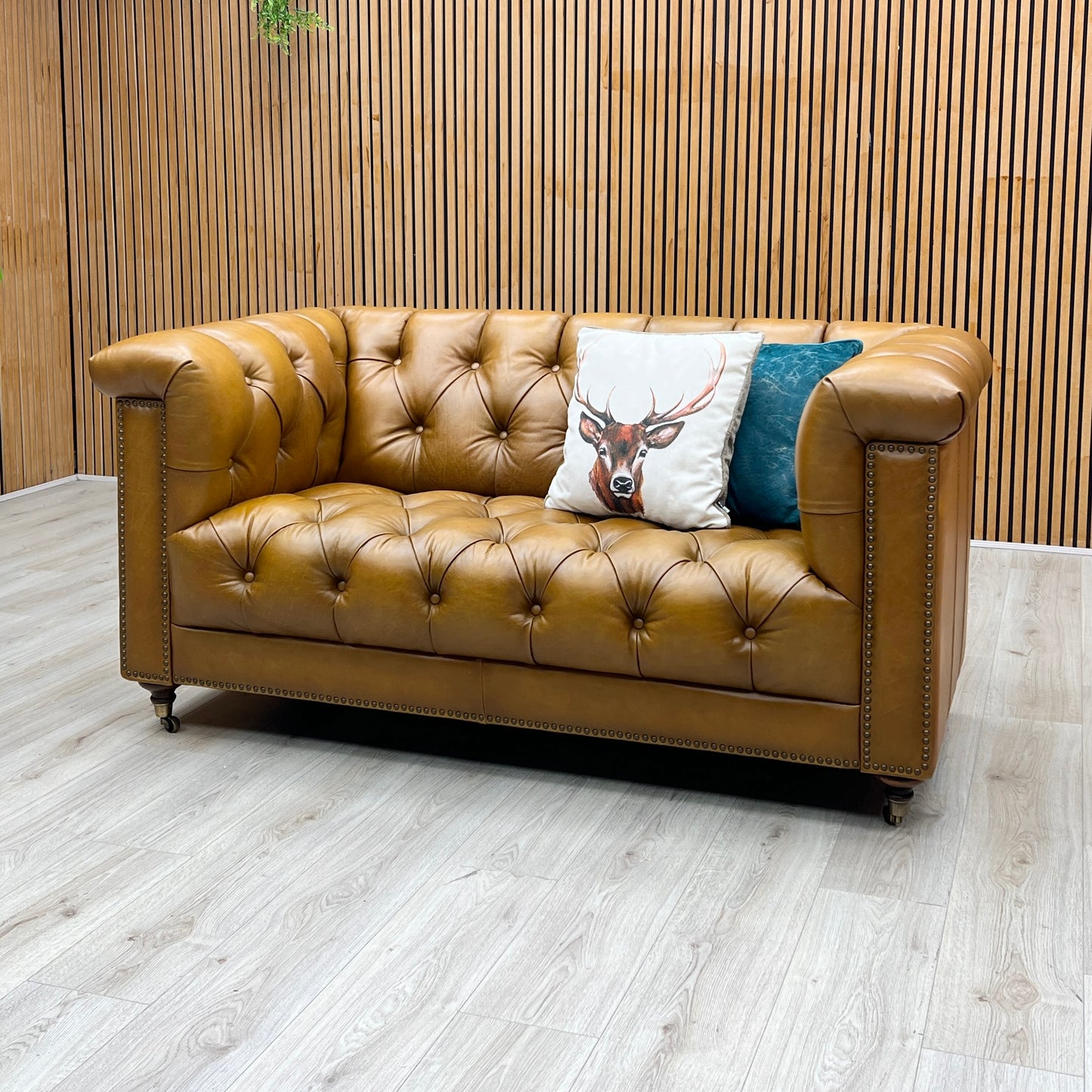 At The Helm ‘Wallace’ X3y1-1957ls Inca Leather 2 Seater Chesterfield Sofa