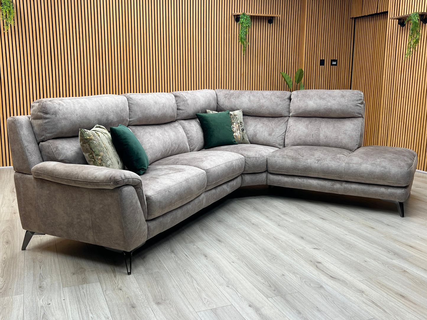 ‘Contempo’ Bfa-Bnn-R29 Mink Fabric 3 Seater Chaise End Sofa
