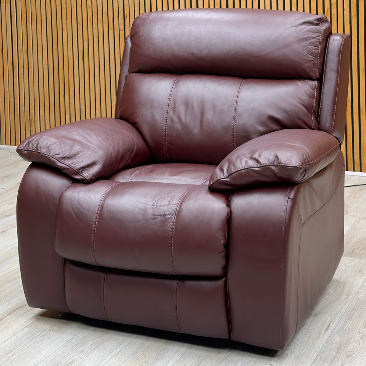 World of Leather ‘Moreno’ An-751b Burgundy Leather Power Recliner Chair