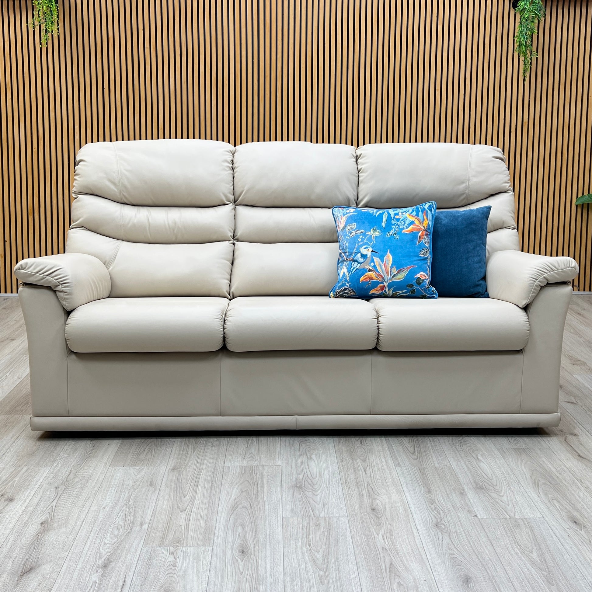 G Plan ‘Malvern’ L840 Cambridge Chalk Leather 3 Cushion 3 Seater Sofa - product photo 3