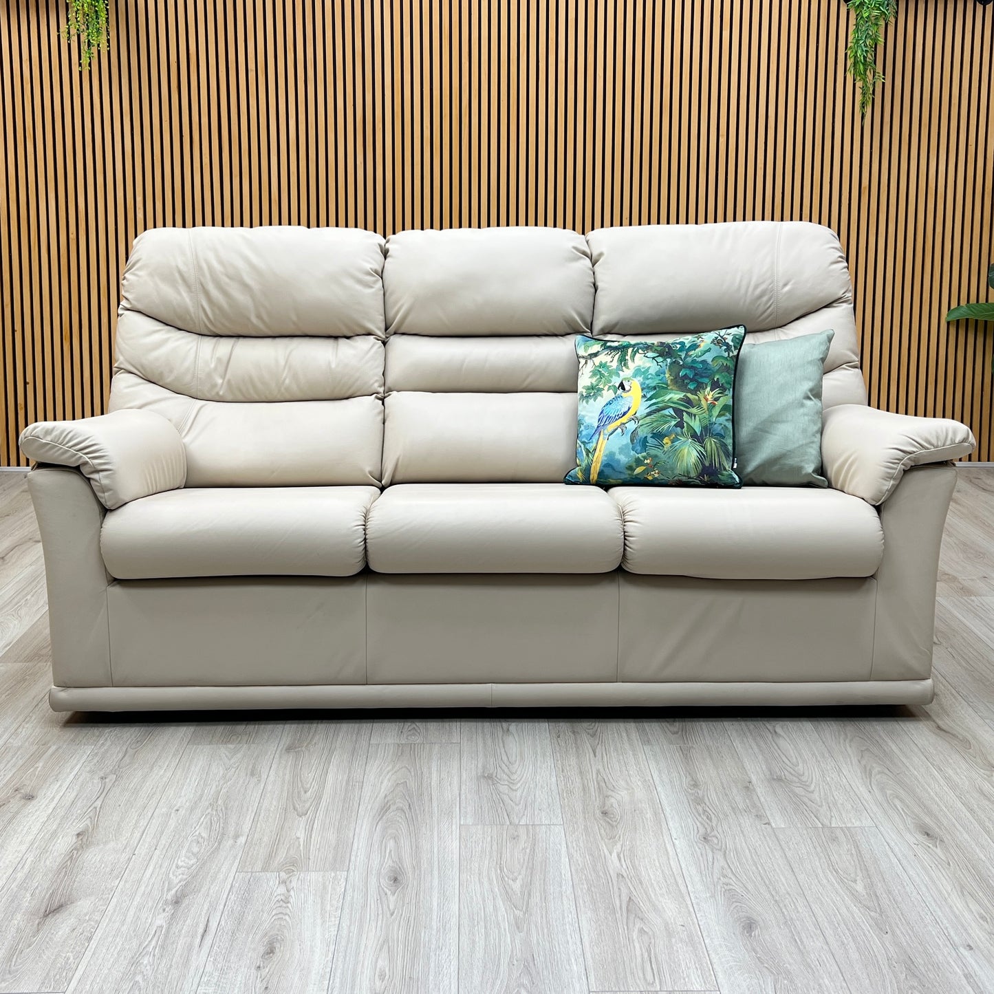 G Plan ‘Malvern’ L840 Cambridge Chalk Leather 3 Cushion 3 Seater Sofa
