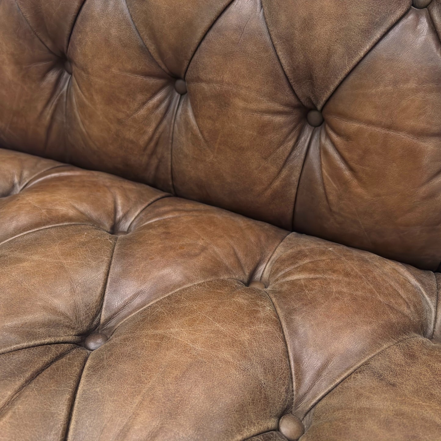 At The Helm ‘Walter’ Saddle X3y1-1981ls Leather 4 Seater Chesterfield Sofa