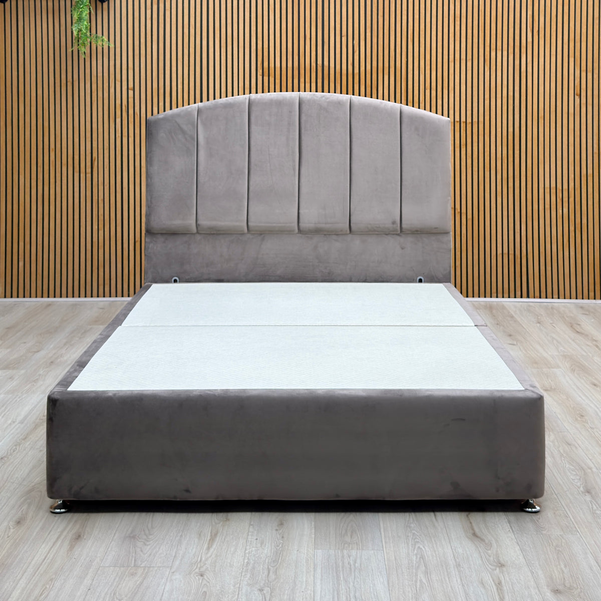 Artisan Collection ‘Bow’ Plush Mole Brown Fabric Standard Floor Standing Headboard + 4 Draw Continental Divan Base - King