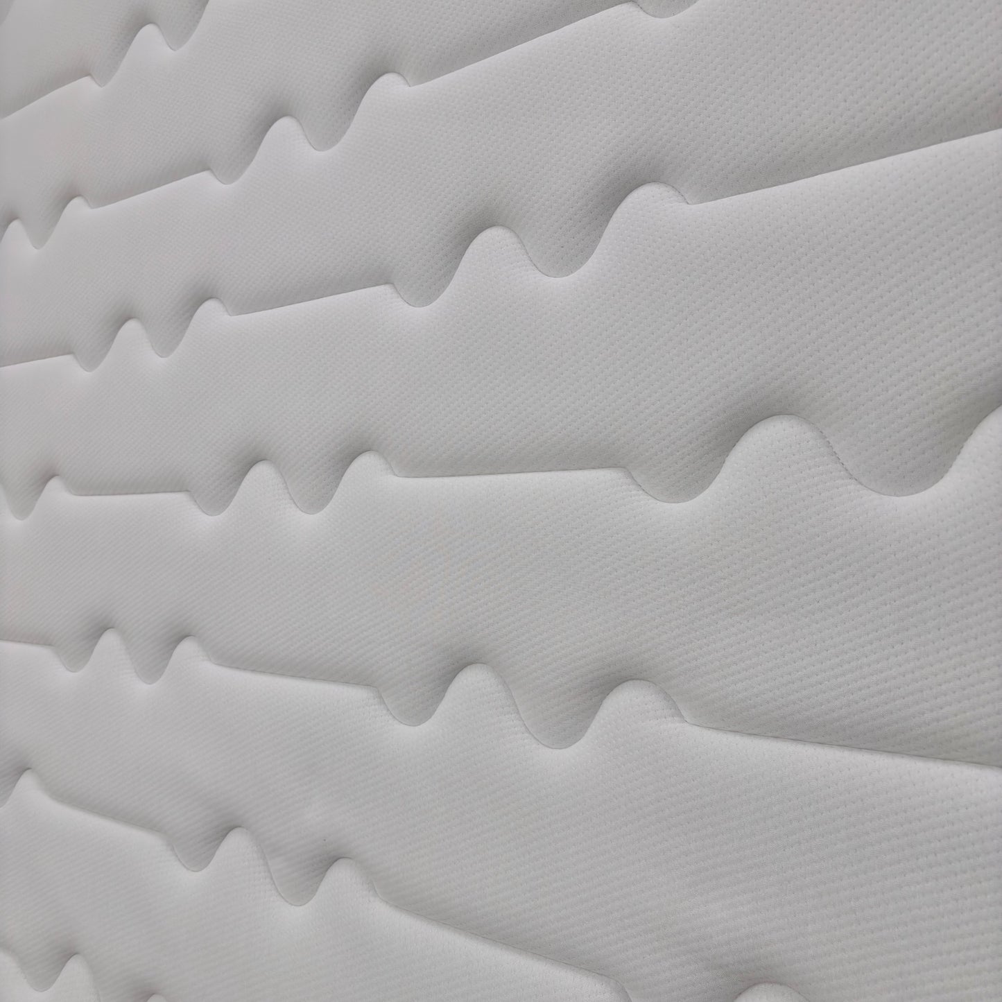 ‘Silentnight' 2000 Mirapocket Spring Memory Mattress - Double