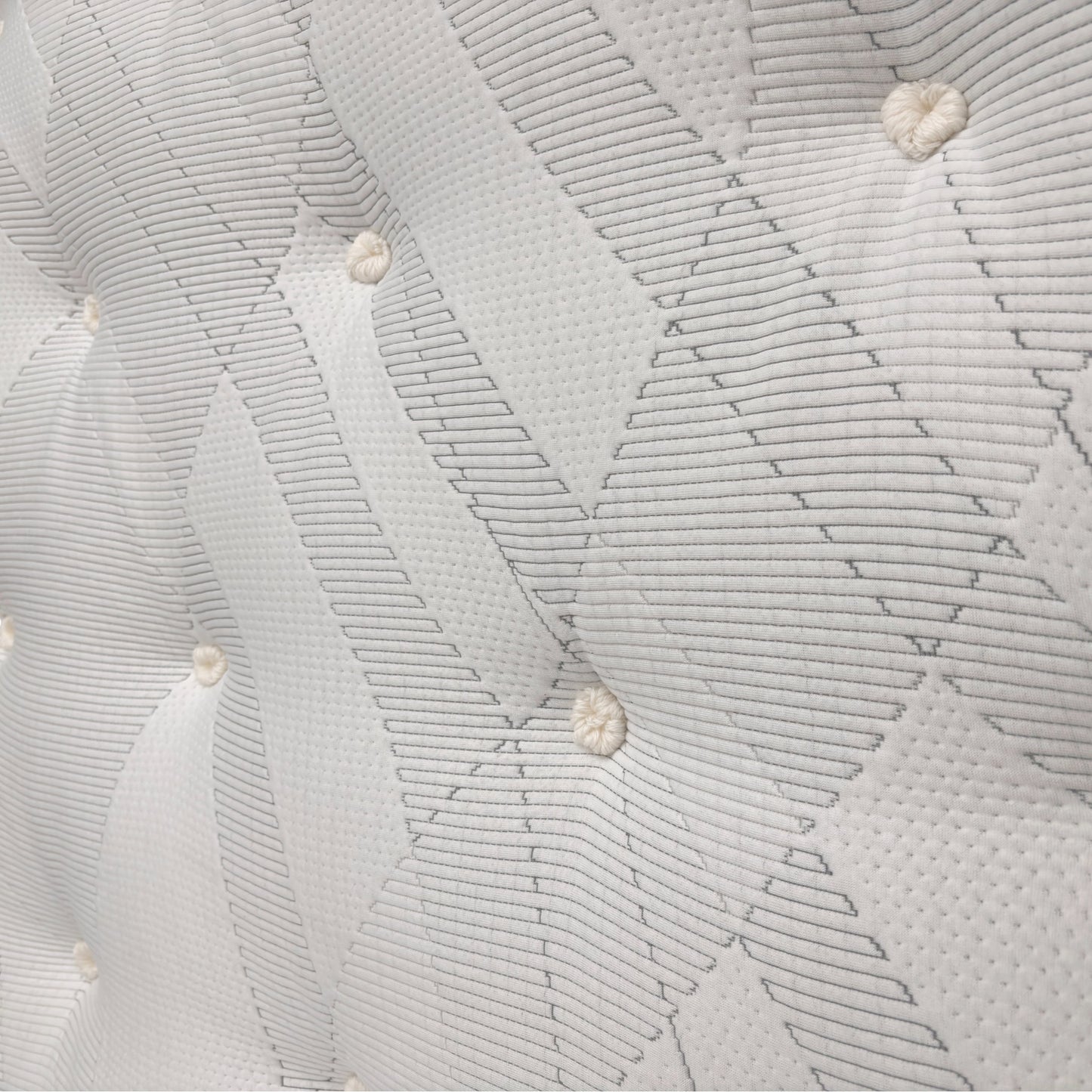 ‘Silentnight’ Lift Breathe 1600 Miracpocket Spring Mattress - Double