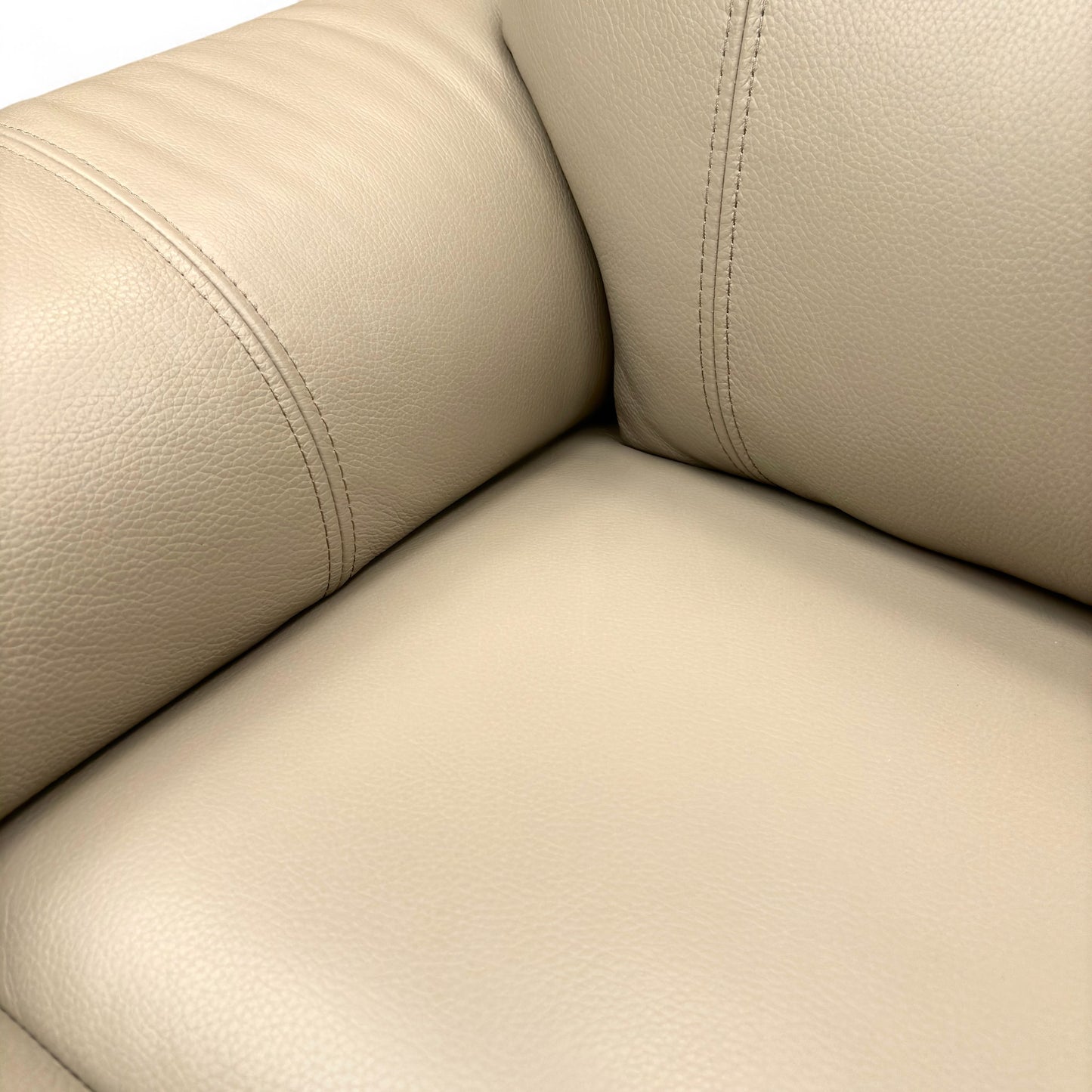 ‘Sloane' Cat-40:08 Oyster Leather Chair