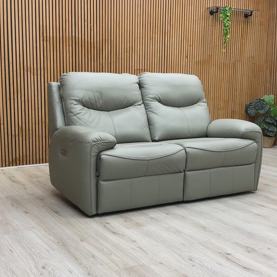 Video demonstrating the smooth power reclining action and independent headrest movement of the Amesbury sofa.