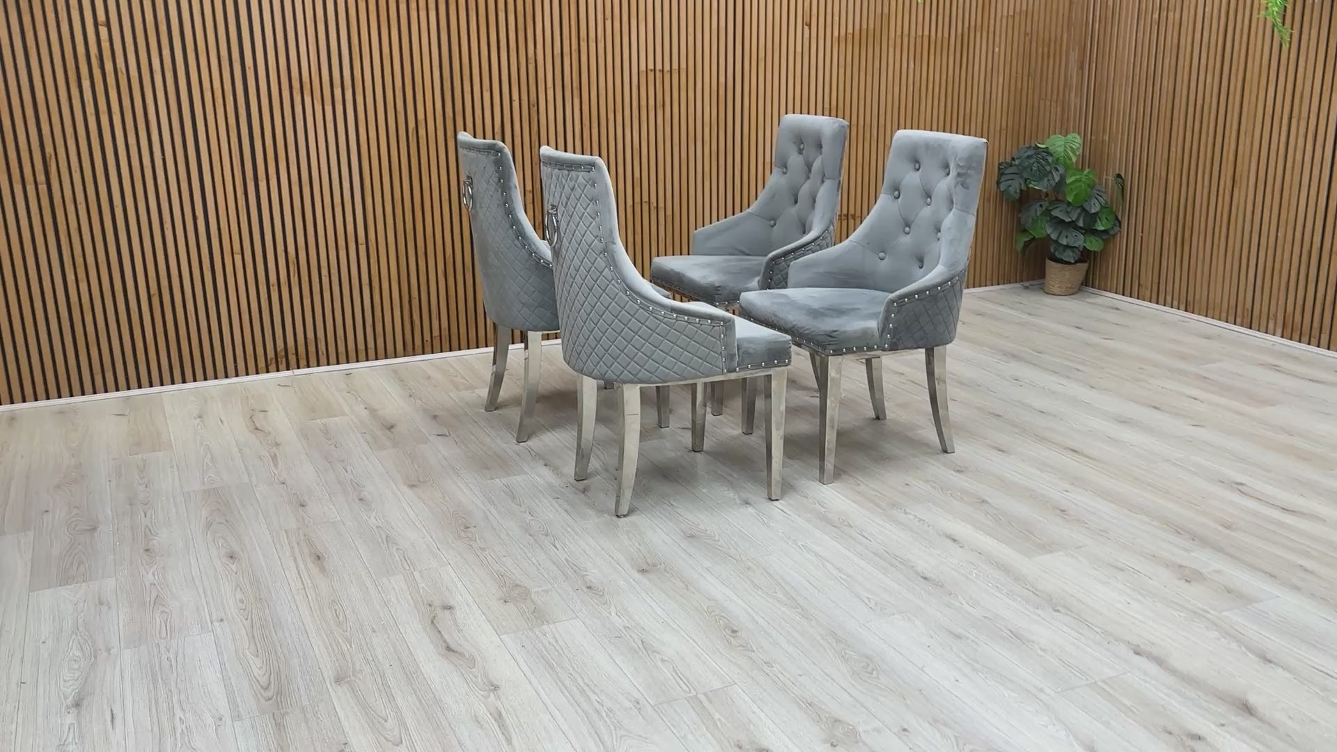 Video showcasing the 360-degree build quality and premium velvet texture of the ‘Dolce’ chair.