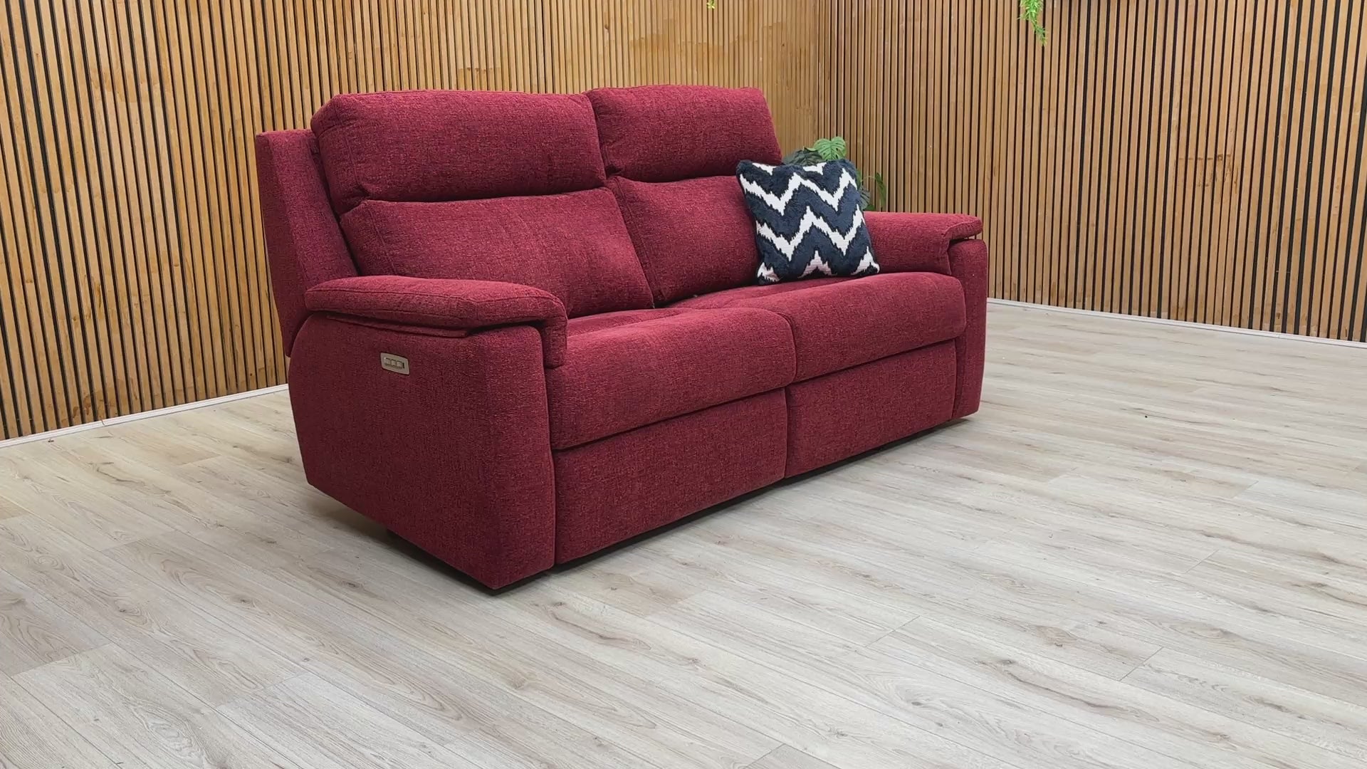 Video demonstration of the G Plan Thornbury’s power features, showing the smooth adjustment of the recliner, headrest, and lumbar support.
