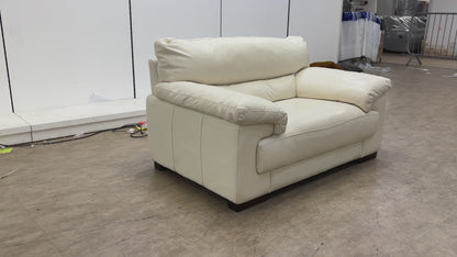 ‘Santino’ Leather Hampshire Aspen White 30017 Loveseat