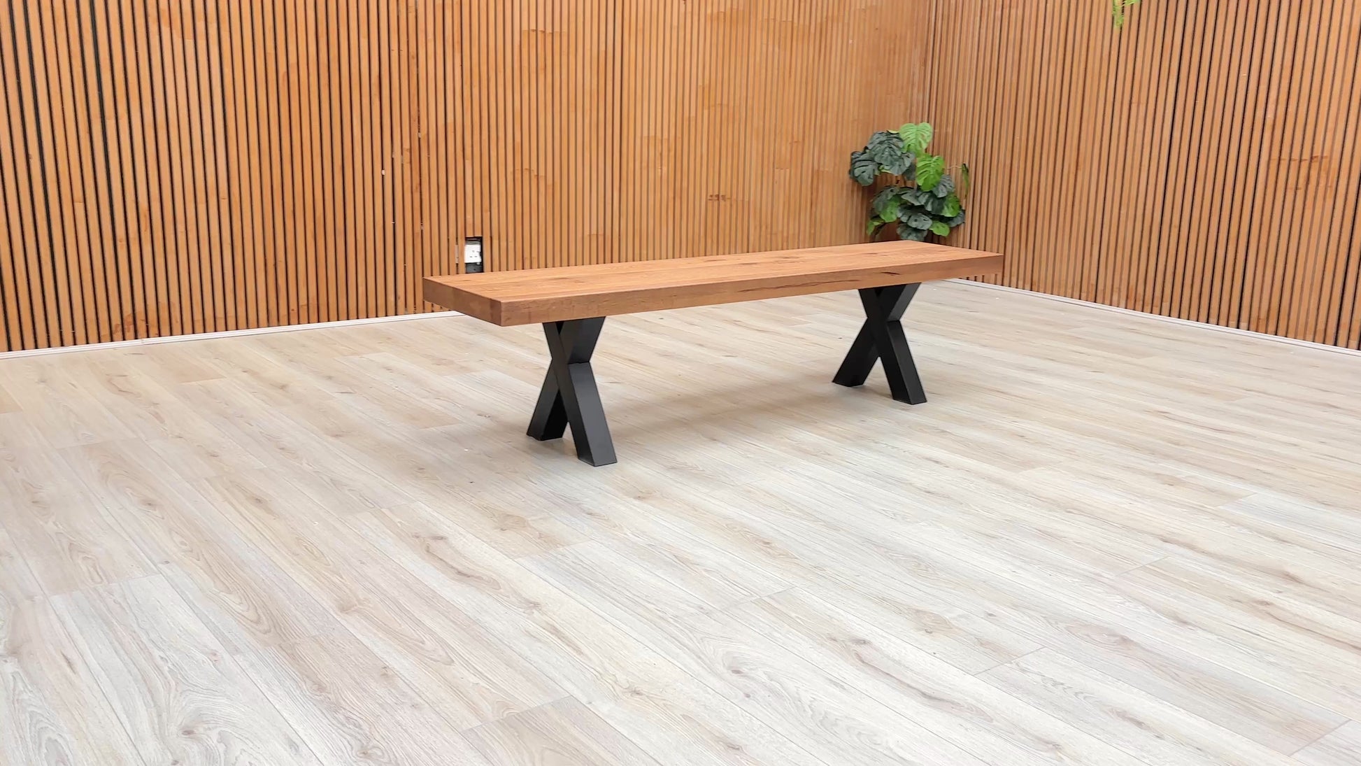 Video of the overall design and industrial-style metal legs of the Bodahl Njord 180cm dining bench.