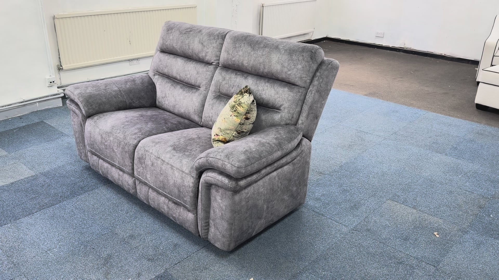 Video overview of the 'Berlin' sofa, demonstrating the cushion firmness and the soft-touch velvet upholstery.