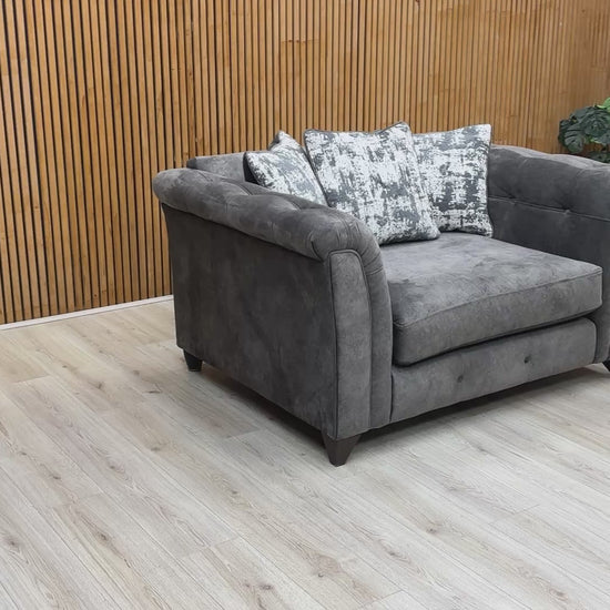 Video tour showcasing the soft velvet texture and comfortable deep-seated design of the ‘Aura’ Kenzo chair.