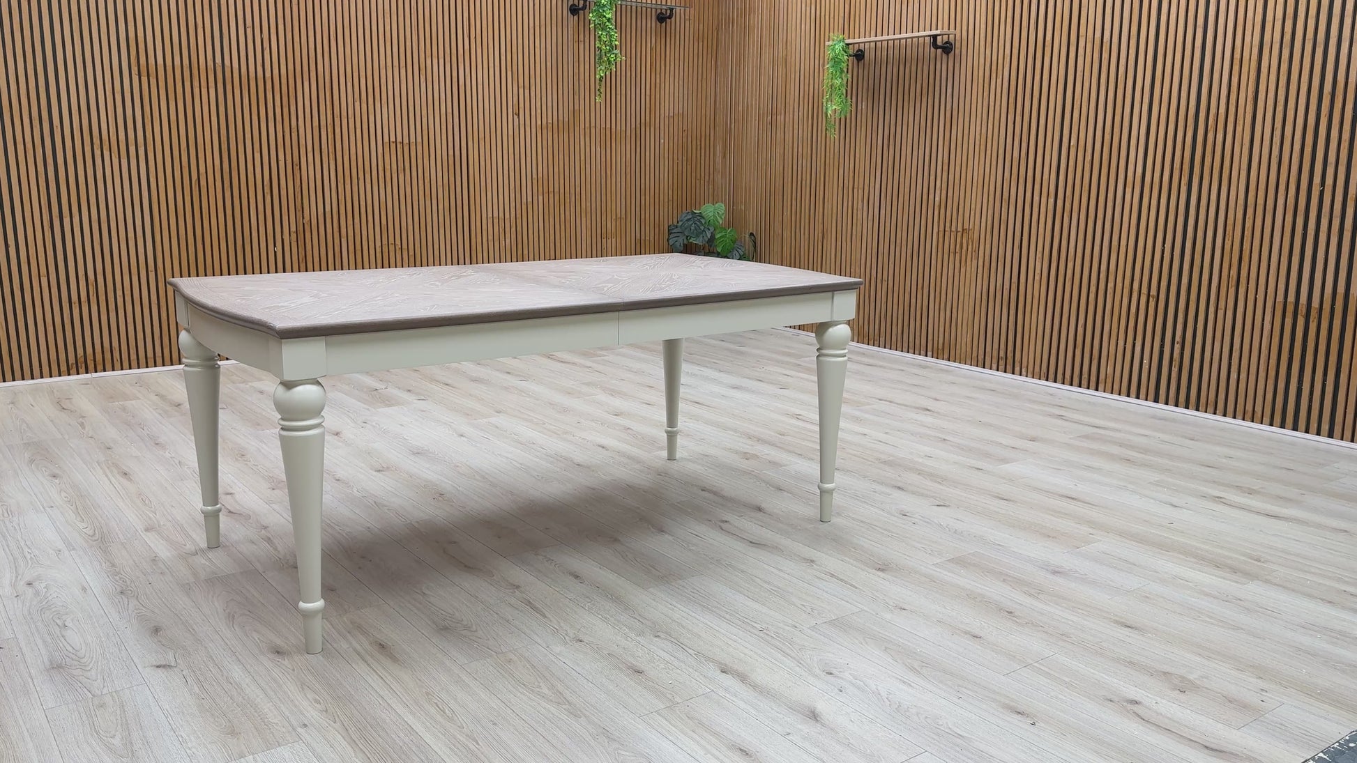 Video demonstrating the reciprocal central extension mechanism to extend the dining table from 180cm to 225cm.
