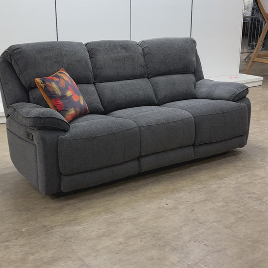 Video demonstration of the manual reclining mechanism and center console storage on the Costa sofa.