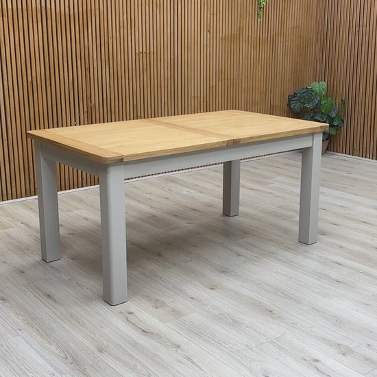 Video showing the seamless extension mechanism of the ‘Lewis’ table from 160cm to 200cm.