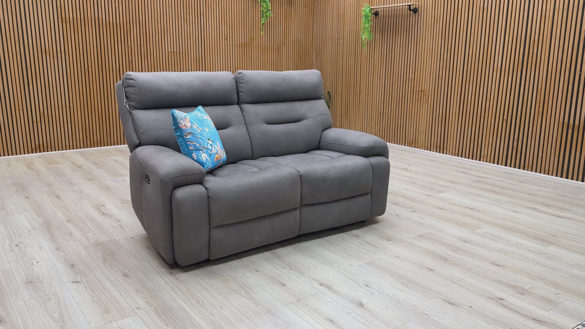Video demonstrating the use of the power reclining, power headrest, and media features like Bluetooth and wireless charging.