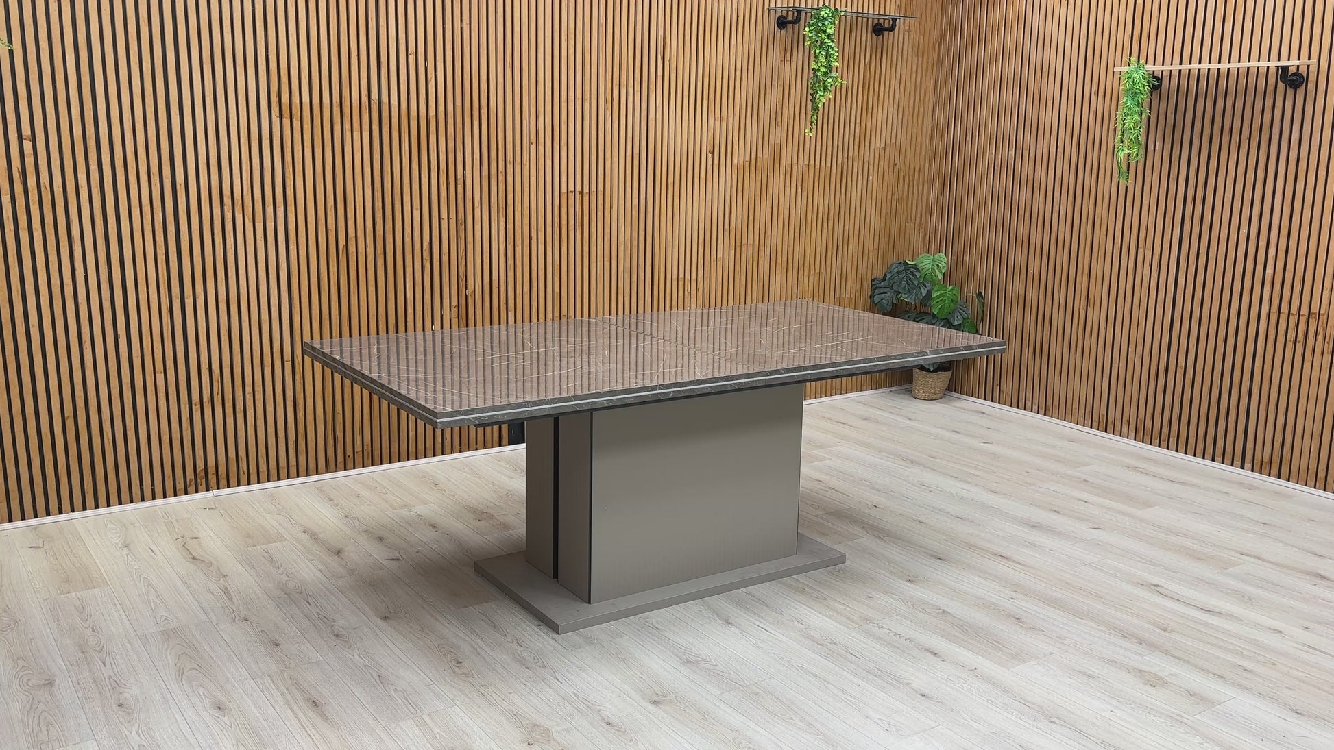 Video of the extending mechanism of the 'Lusso' Ceramic Top Dining Table.