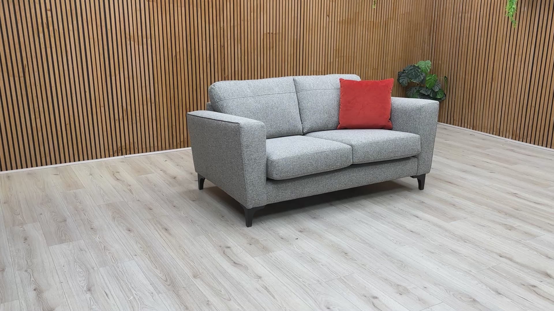 Product video showing a 360-degree tour and close-up details of the ‘Lille’ Ashley sofa’s upholstery.