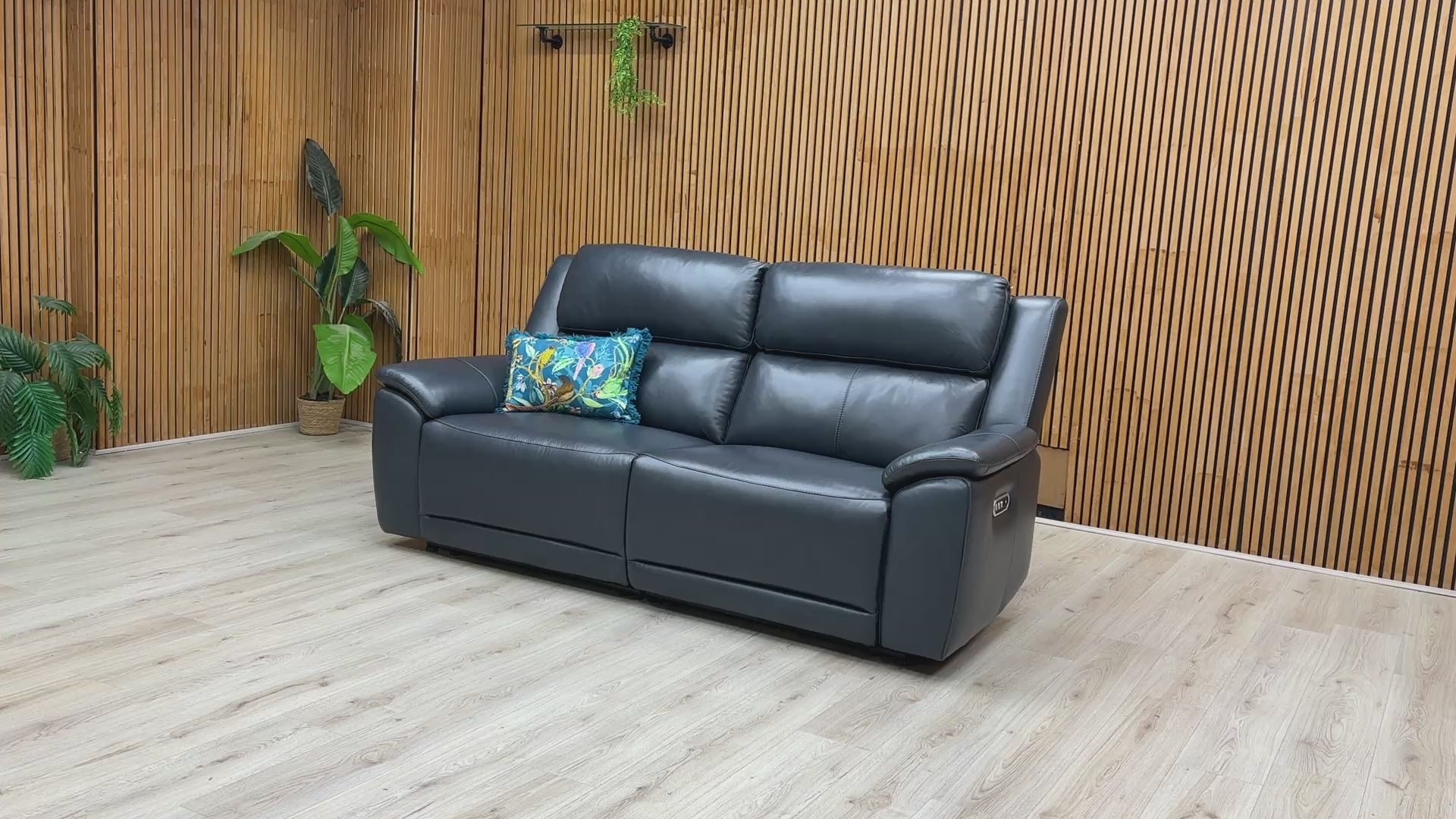 Video demonstration of the smooth power reclining action and adjustable headrests.