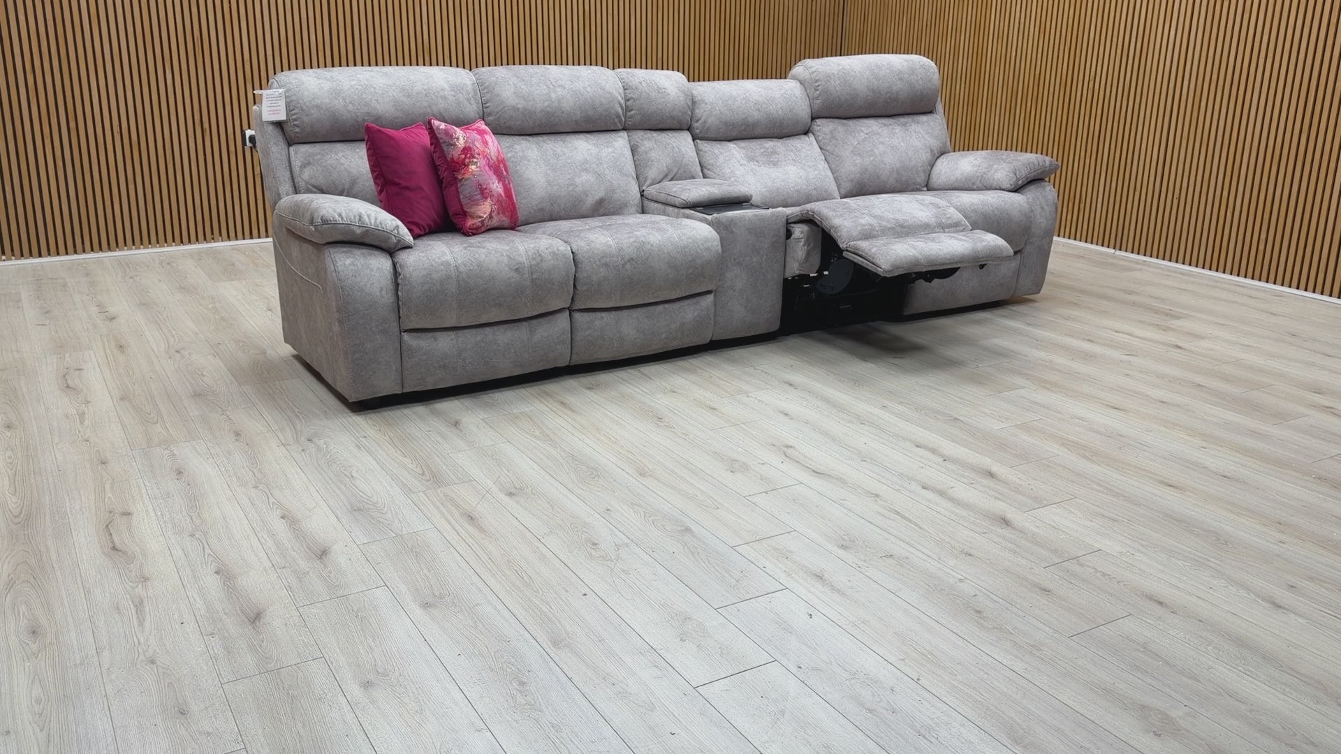 Video demonstration of the World of Leather ‘Komodo’ power recliners and power headrest functionality.