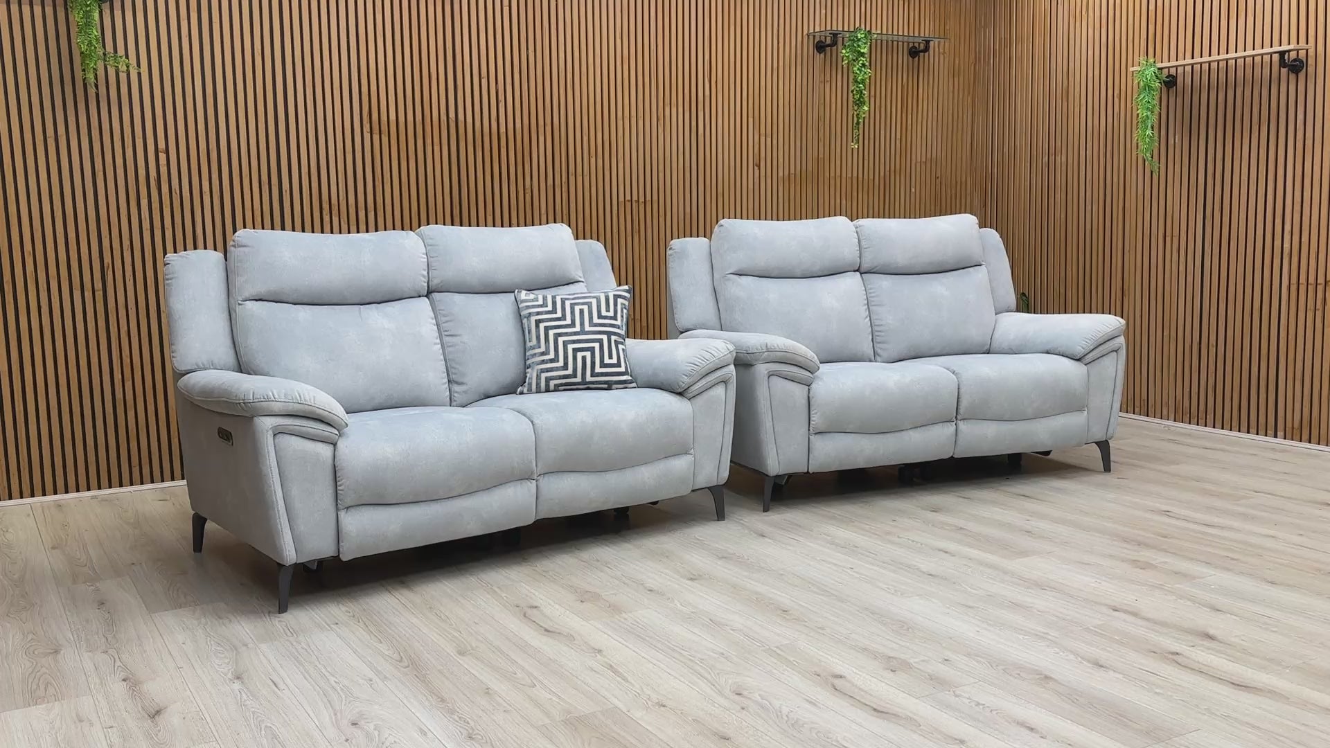 Video demonstration of the ‘Panache’ power reclining mechanism, power headrests, and integrated USB/USB-C charging ports.