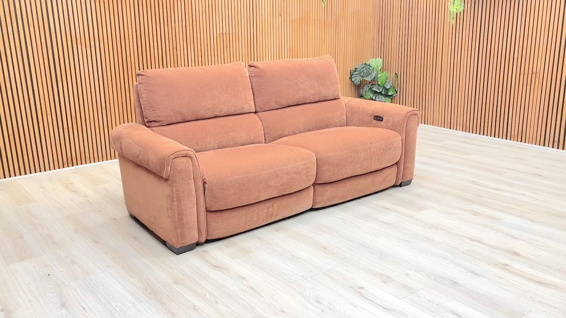 Video demonstrating the smooth dual independent power reclining mechanism of the Nixon 3-seater.