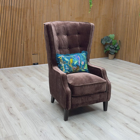 Product video tour of the ‘Garland’ California Brown Fabric Plain Accent Chair, demonstrating the texture of the fabric, the supportive seat depth, and the overall exceptional build quality.