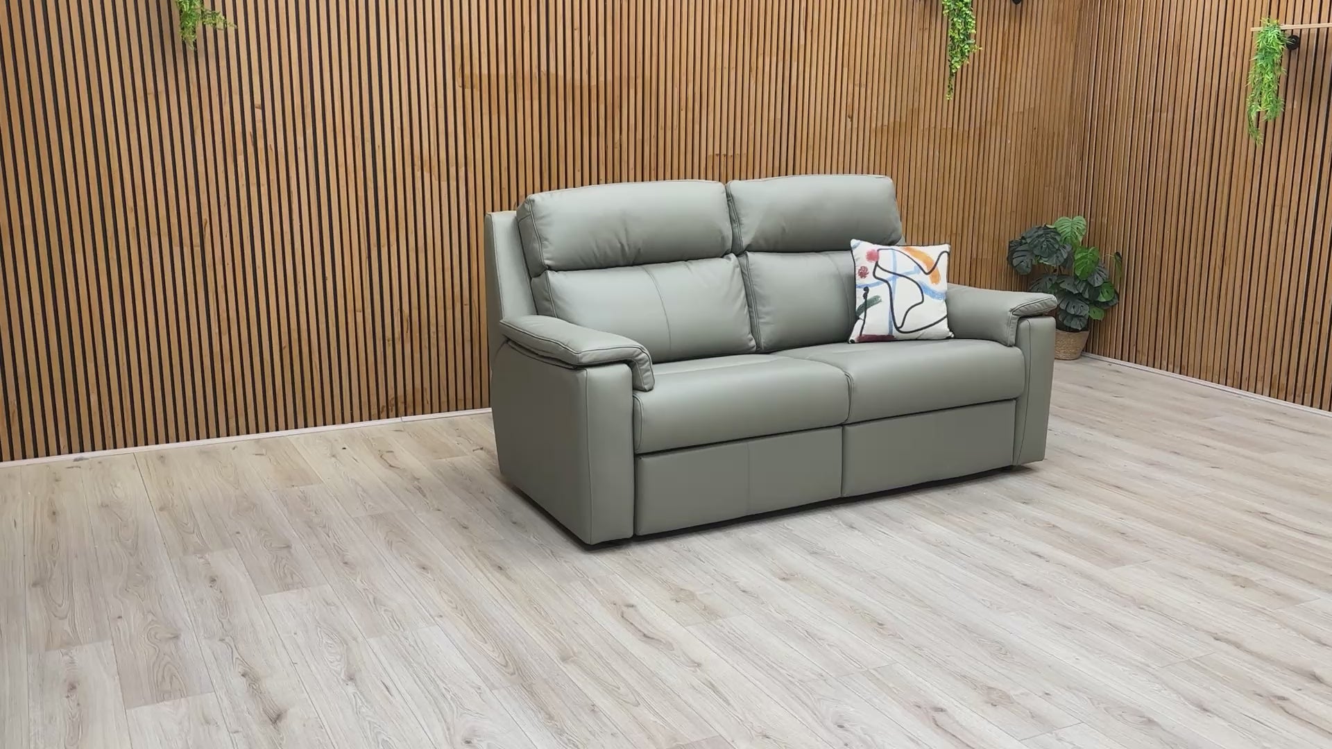 Video tour of the G Plan Thornbury sofa, demonstrating the deep cushioning and traditional support features.