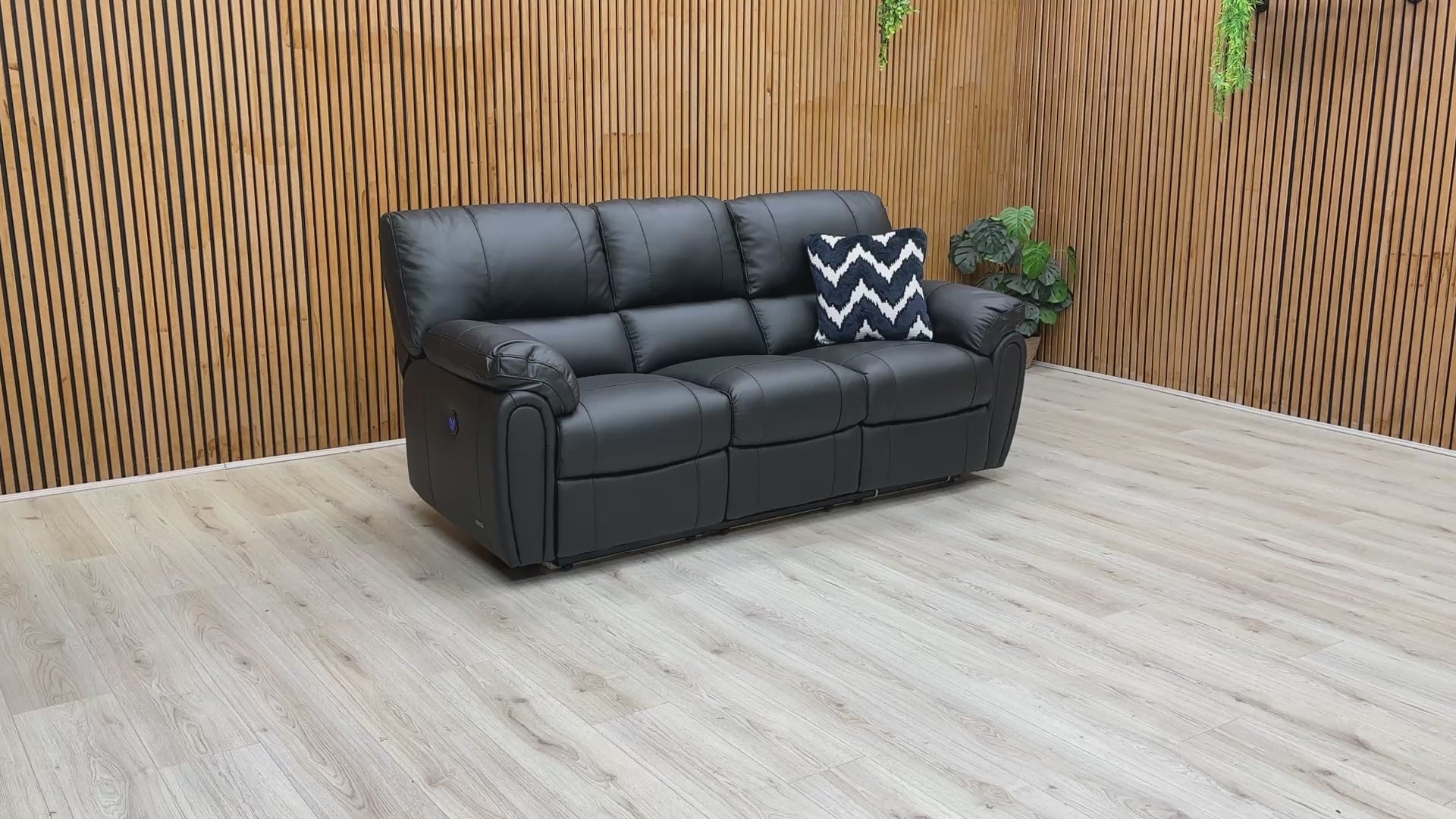 Video tour of the ‘Leighton’ power recliner, demonstrating the smooth motorised reclining mechanism and independent seat adjustment.