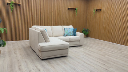 Video demonstration showing the smooth operation of the manual recliner and the overall comfort of the ‘Orka’ corner sofa.