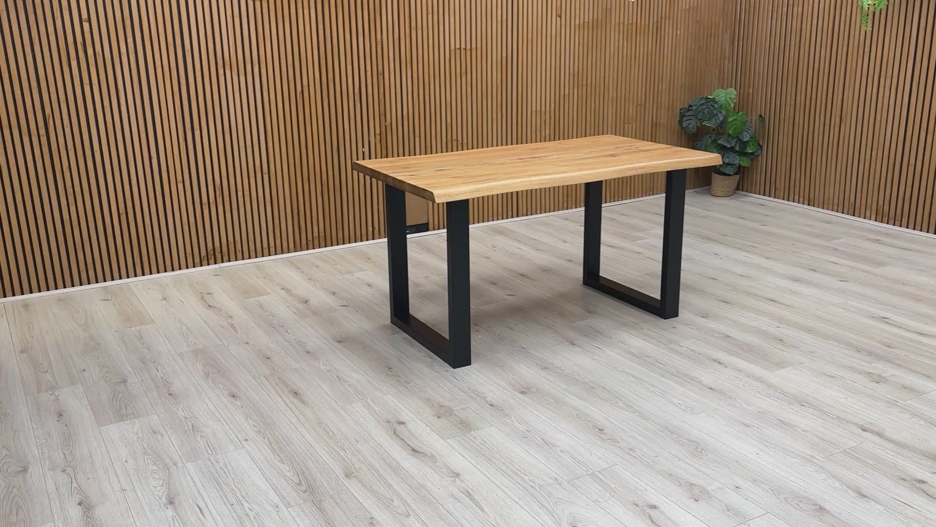 Video walkaround of the Bodahl 'Terra' 01 table, demonstrating its sturdy construction and industrial aesthetic.