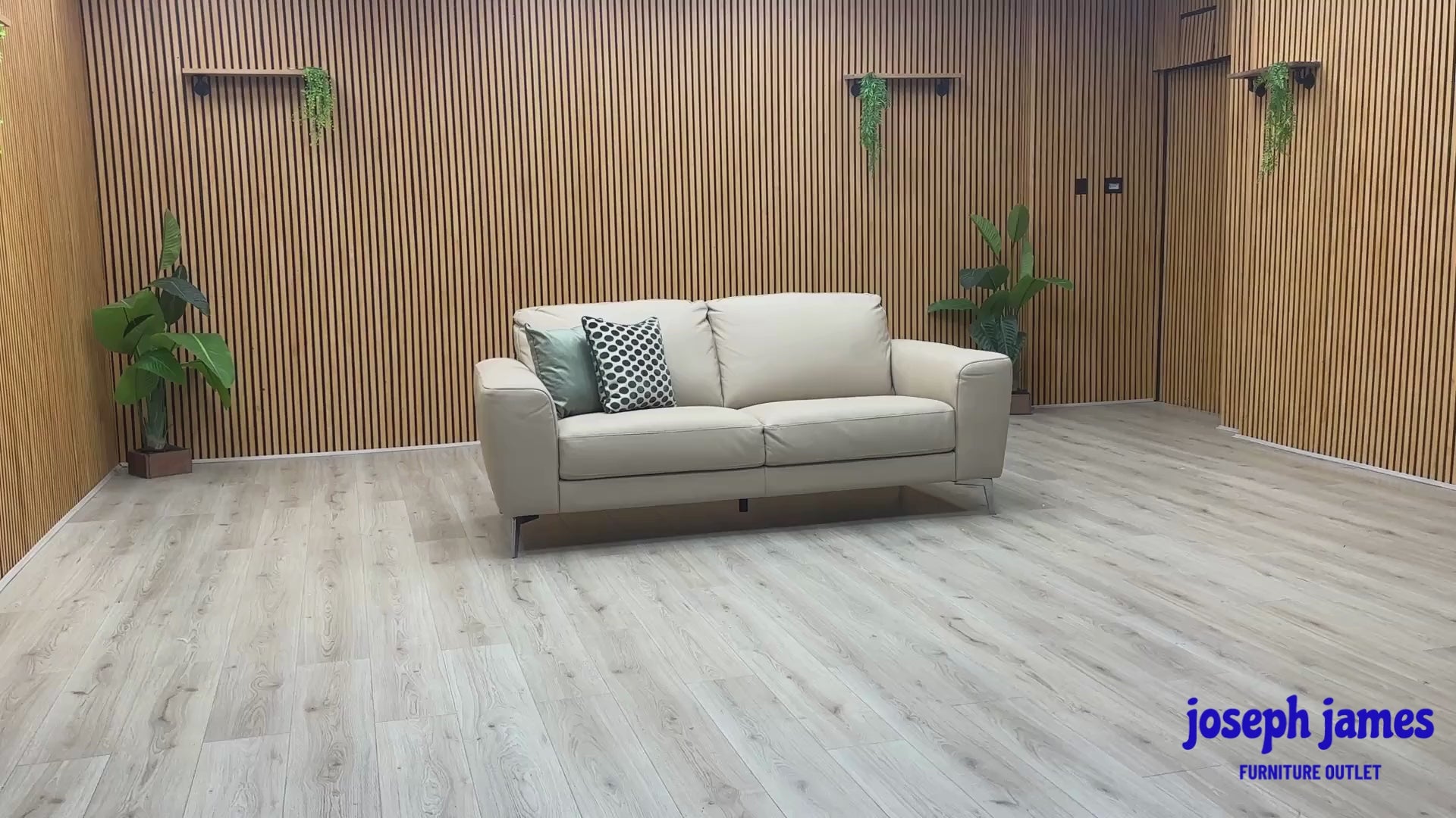 Video Of ‘Bocelli Verona’ contemporary 3-seater sofa, beautifully upholstered in a sophisticated dual-tone Cappuccino and Light Cream 2574 leather.