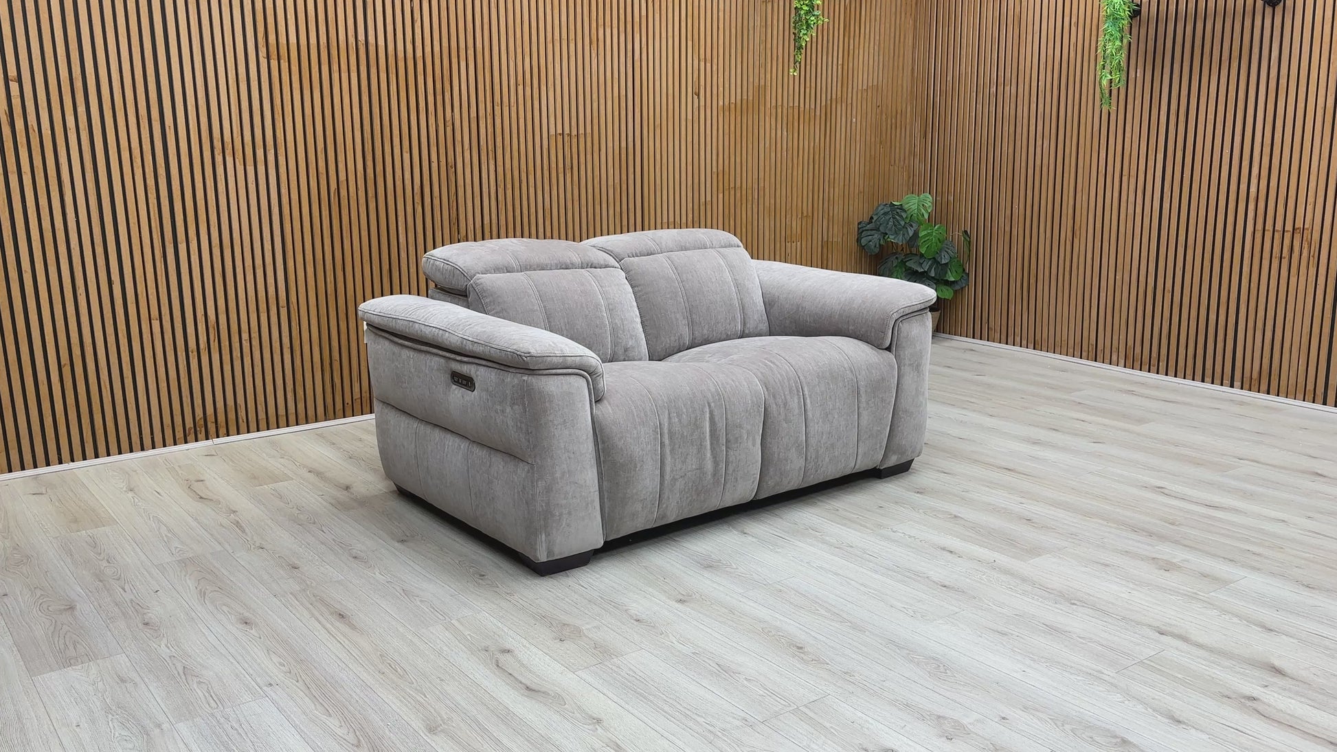 Video of smooth electric operation of the power recliners and adjustable power headrests on the 'Inca' sofa.