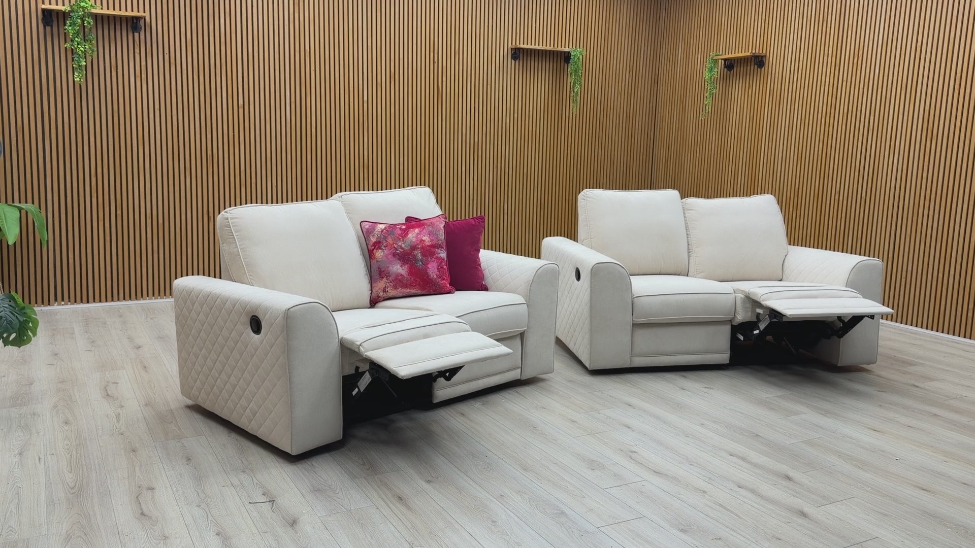 Video walk-around of the ‘Orka’ Cream Plaza Linen 2+2 sofa set, showing the manual reclining mechanism and fabric quality.
