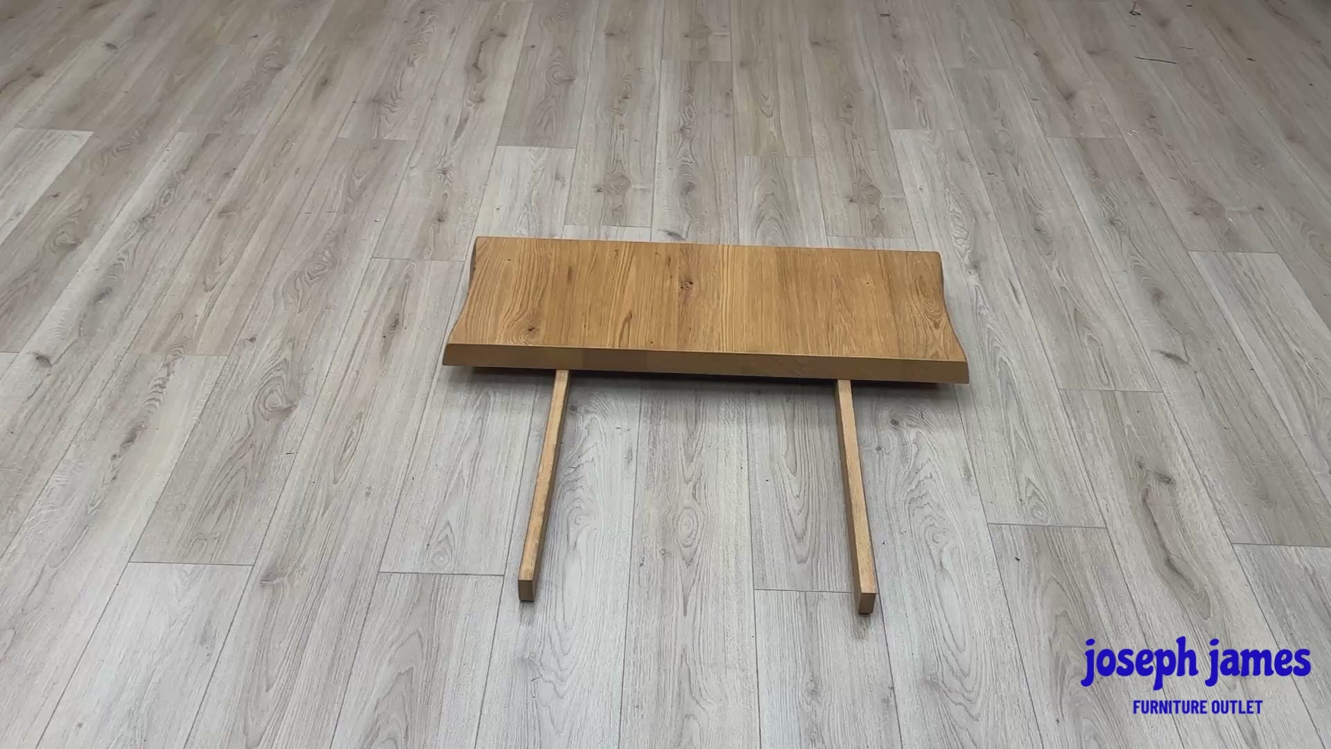 Video Of ‘Earth’ contemporary 35cm extending dining table leaf, showcasing a beautifully crafted solid oak top with a natural, organic live edge profile.