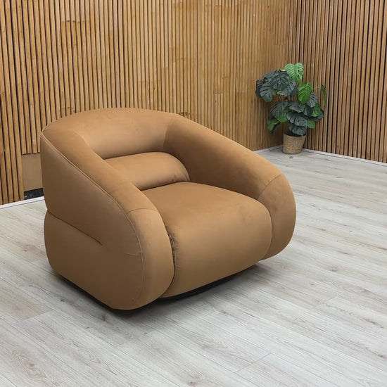 Video demonstrating the smooth 360-degree swivel motion and mobility of the ‘Joey’ velvet chair.