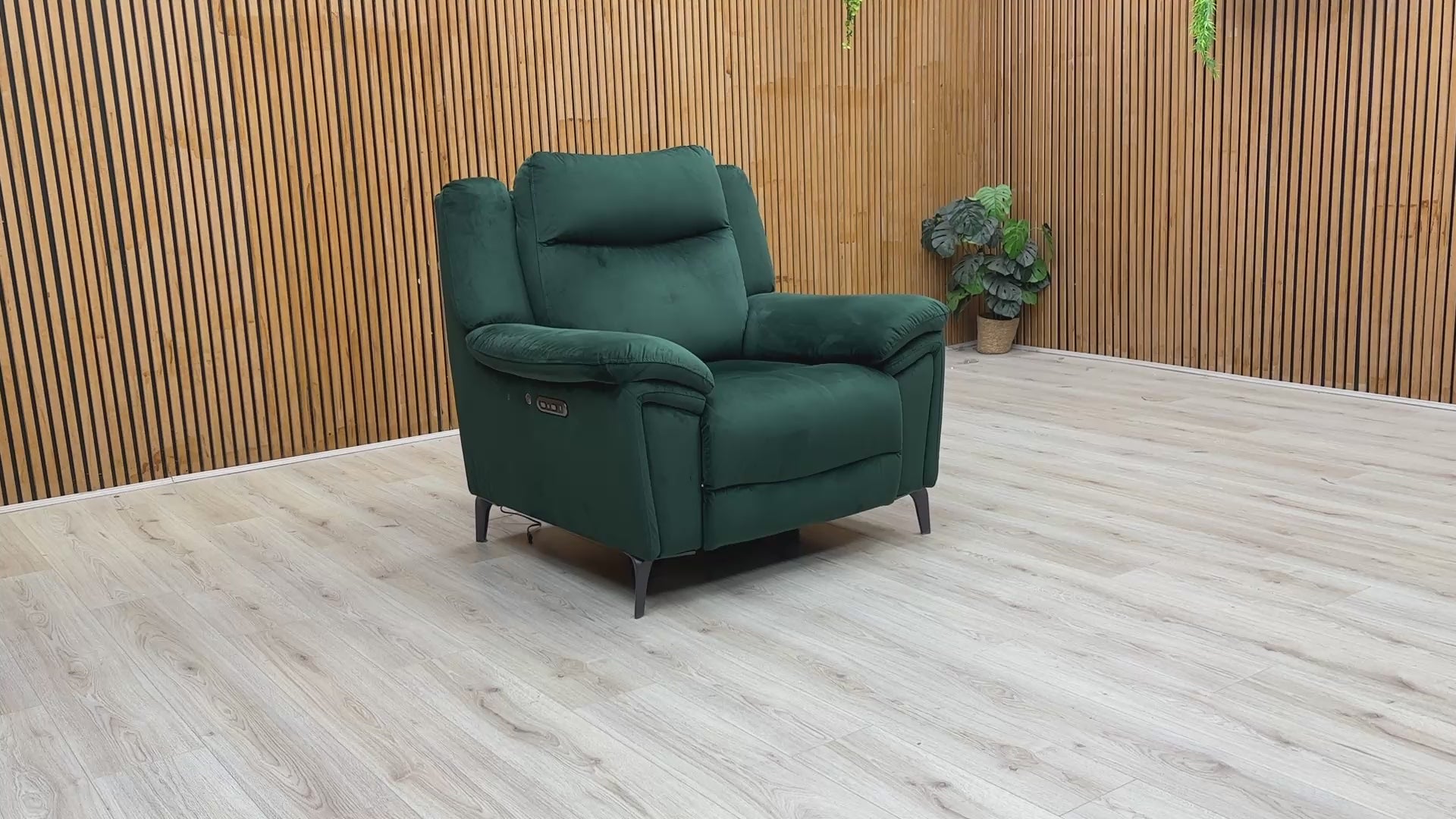 Video demonstrating the smooth motorized reclining action and adjustable power headrest.