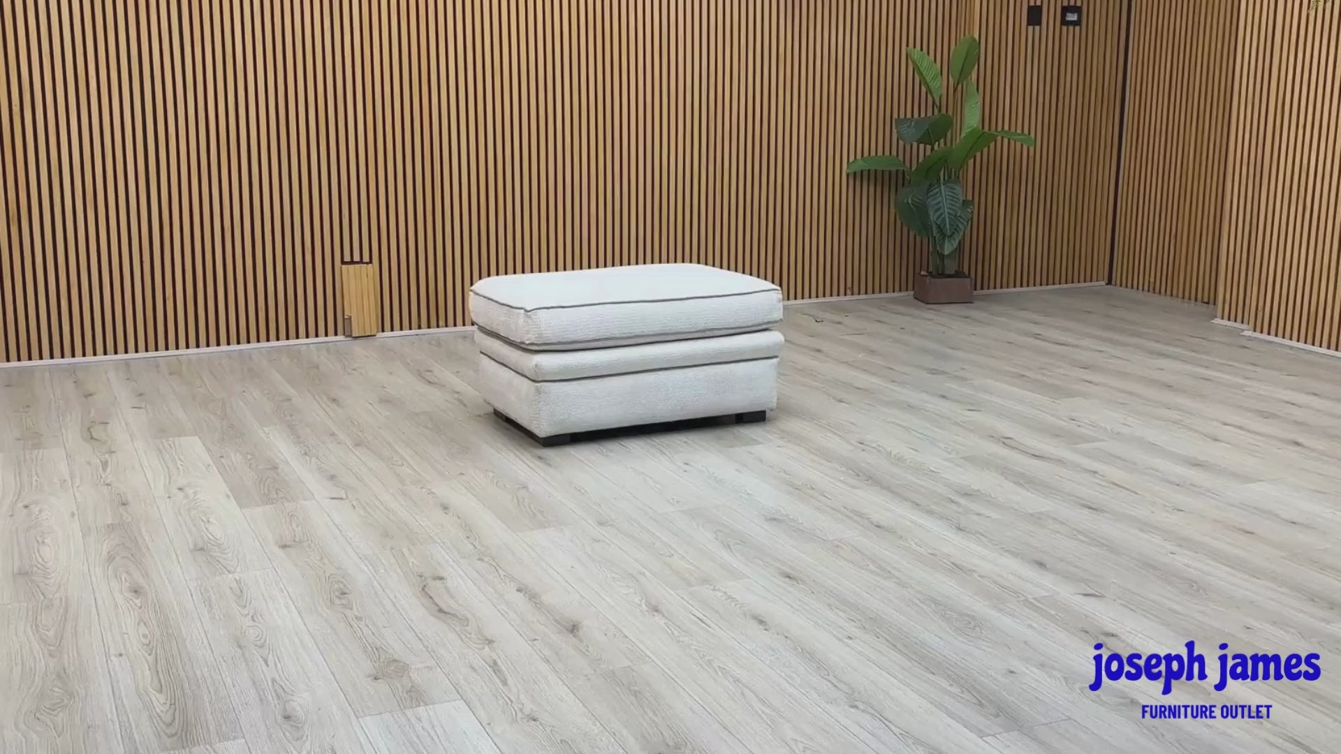 Video Of ‘Duresta Waldorf’ luxury rectangular footstool, beautifully upholstered in an Ivory White fabric with elegant contrasting grey piping borders.