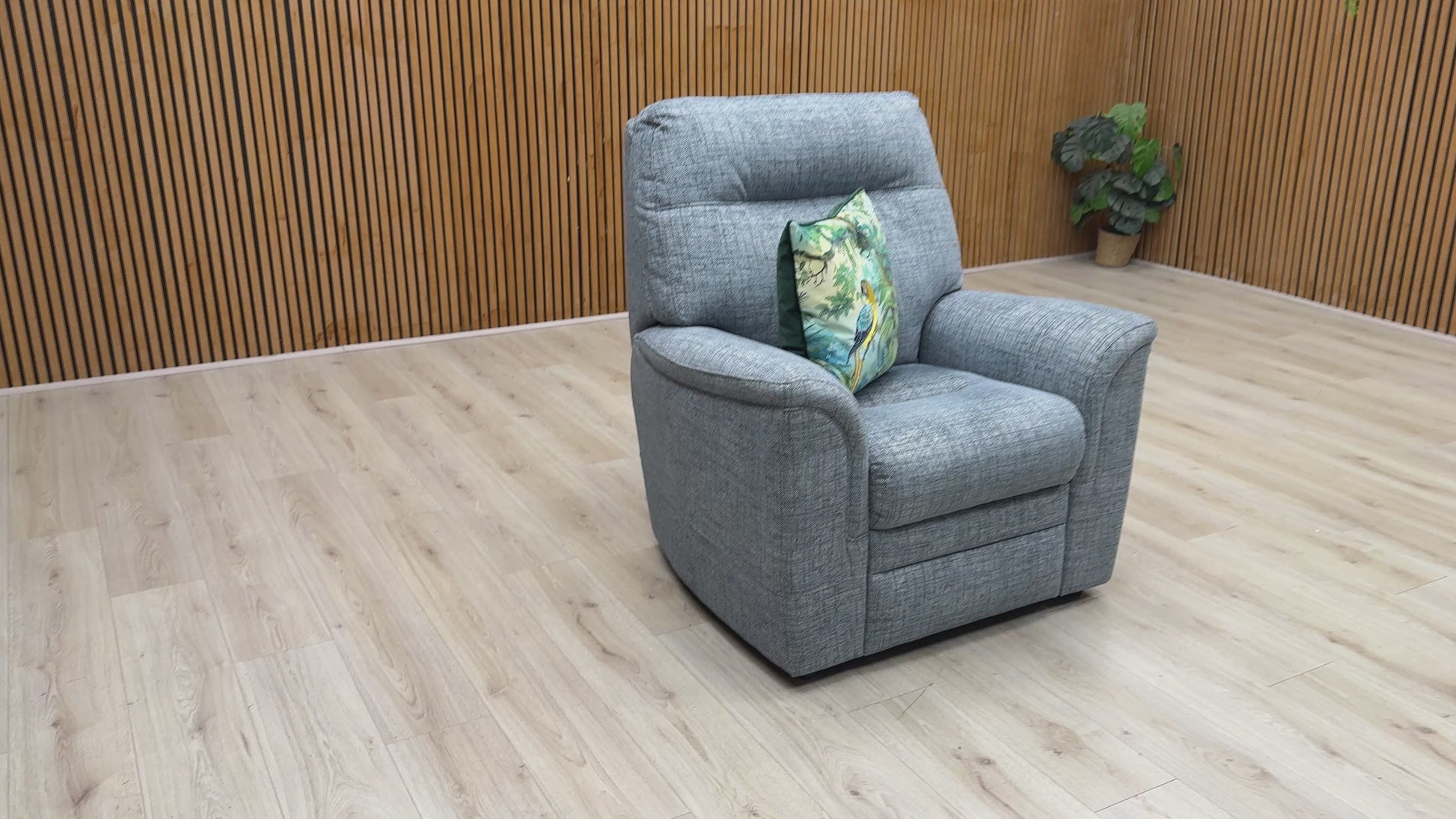 Product video tour of the Parker Knoll ‘Hudson 23’ Dash Blue Fabric Chair, demonstrating the supportive back height, the resilience of the cushioning, and the premium build quality.