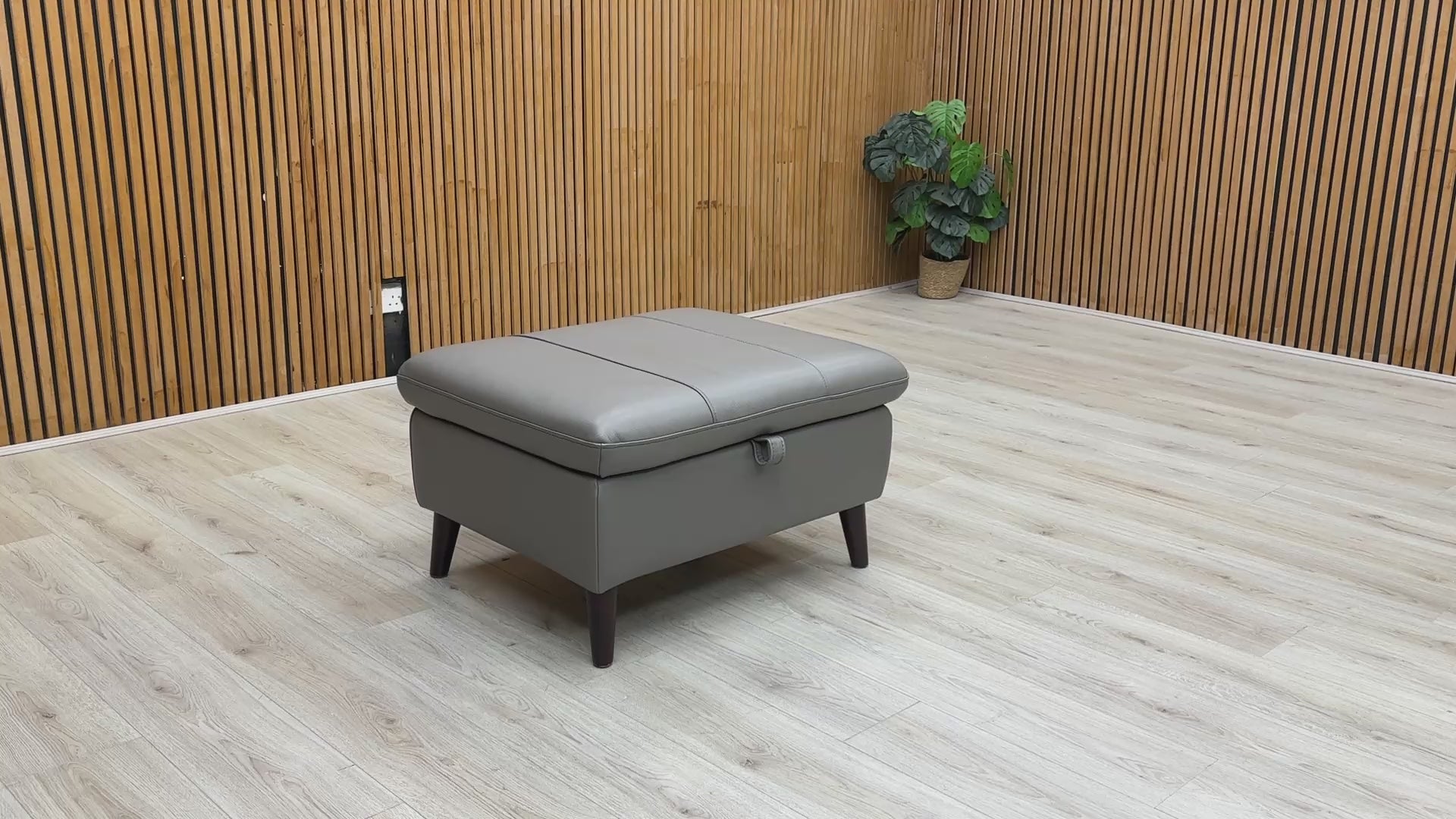Video of the Winner Oslo Footstool, highlighting its luxurious leather and dual function.