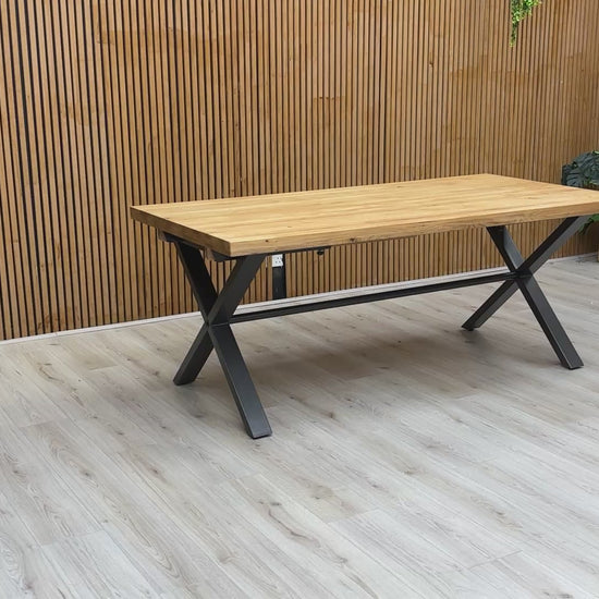 Video showcasing the design and solid construction of the 'Earth' 190cm dining table.