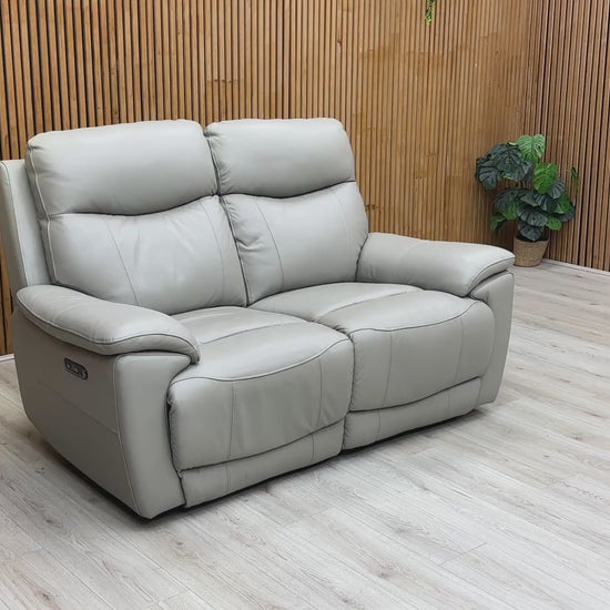 Video of the smooth operation of the power recliners and adjustable power headrests.